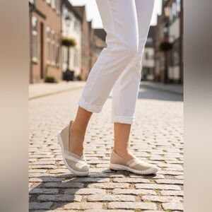 SIZE 6 BRAND NEW IN BOX JBU® by Jambu Salma Step-In Flat - Light Tan Shimmer